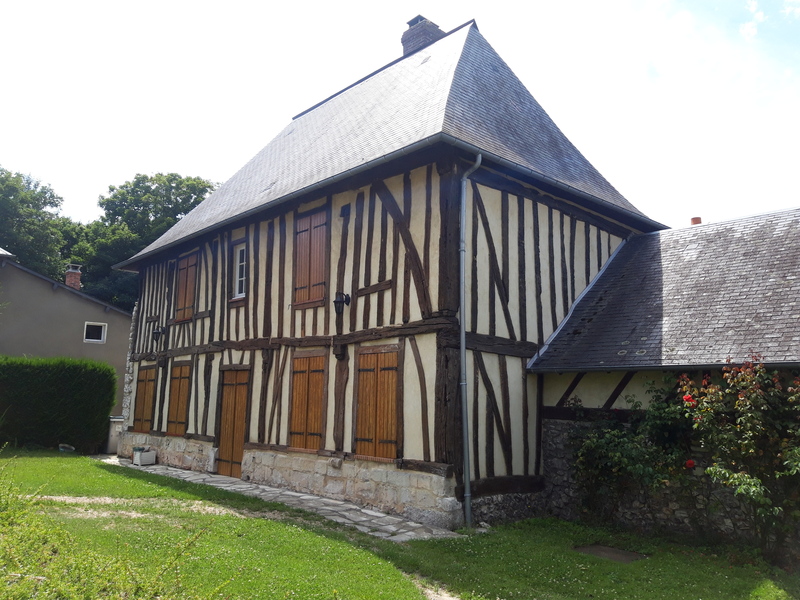 Crédit photo : cerema Longère soubassement pierre